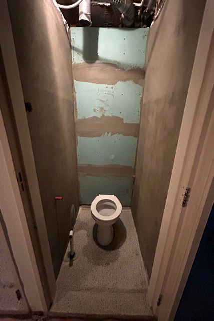 toilet without a door